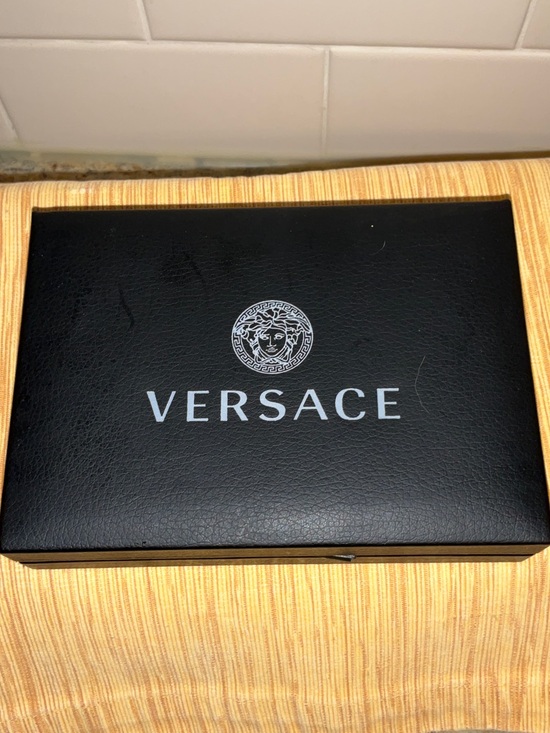 Versace Burgundy Leather Card & Key Pouch with Gold Medusa Charm - Picture 6 of 9